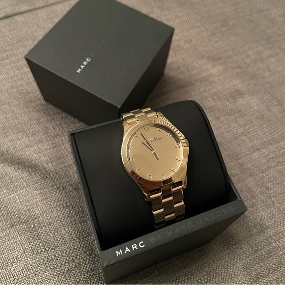 Ladies Marc Jacobs Watch - Picture 1 of 2